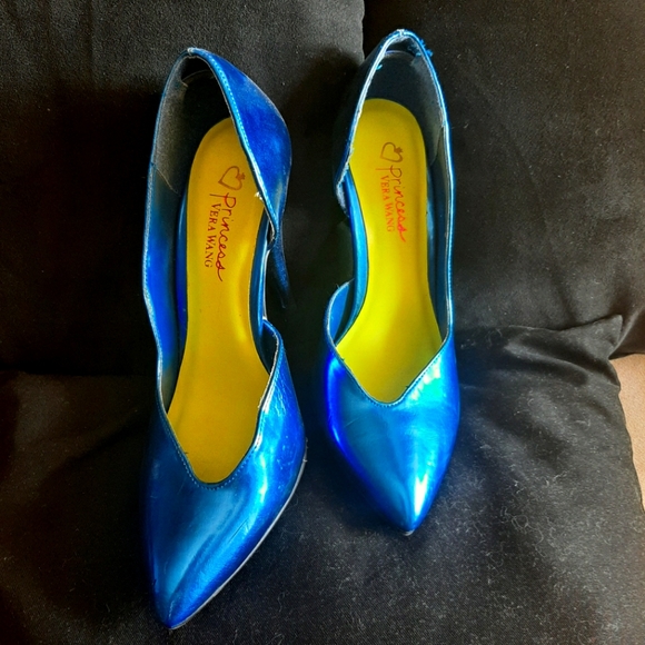 Vivid Blue Princess Vera Wang Heels 👠 💙 - Picture 1 of 7